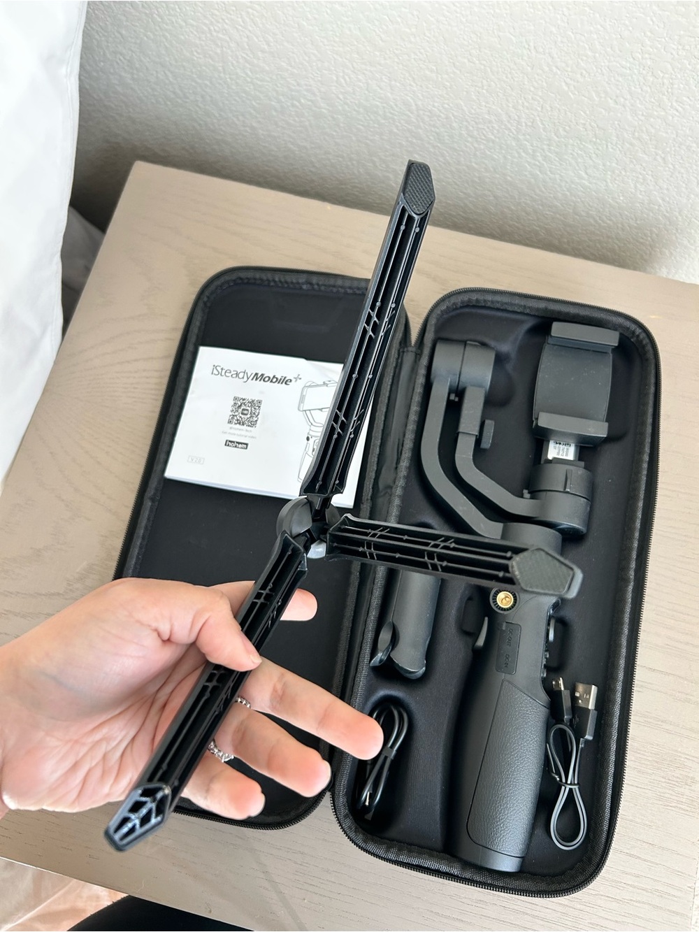 iSteadyMobile Foldable Smartphone Gimbal - Black - Picture 9 of 12